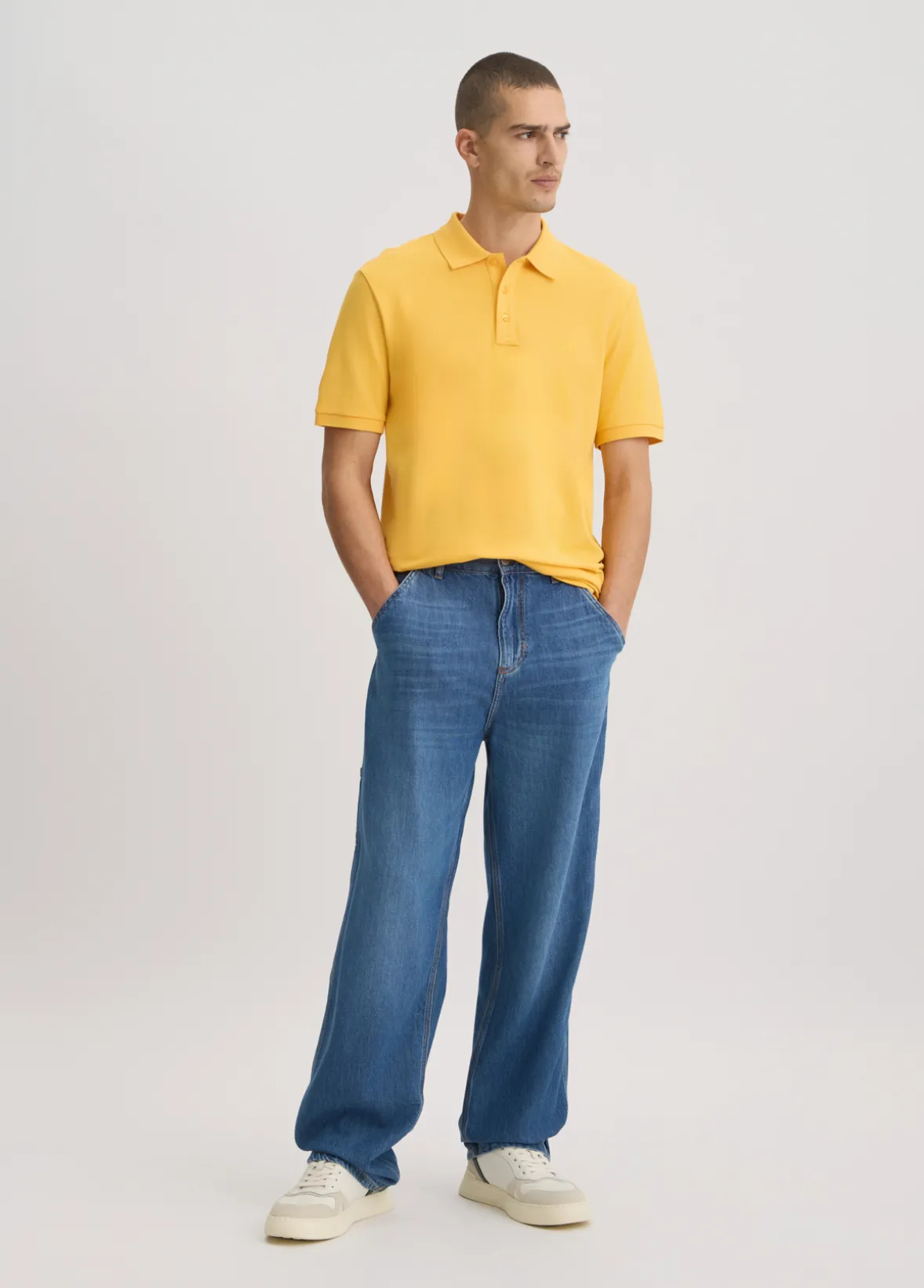 Jeans worker