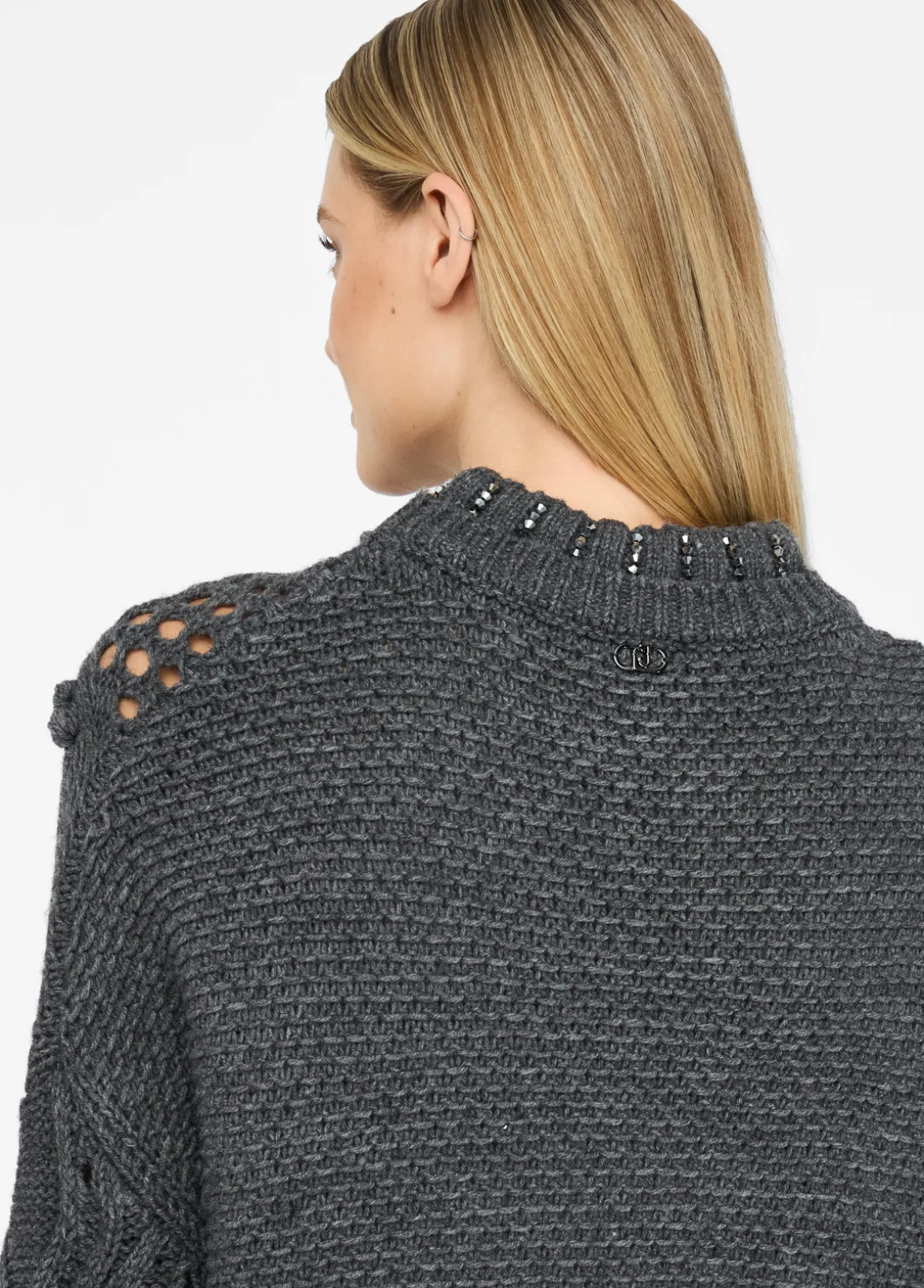 Maglia in lana con traforature
