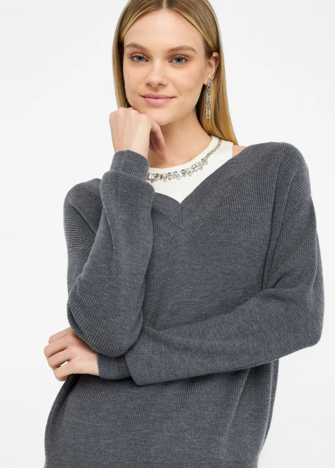 Maglione con ricami gioiello
