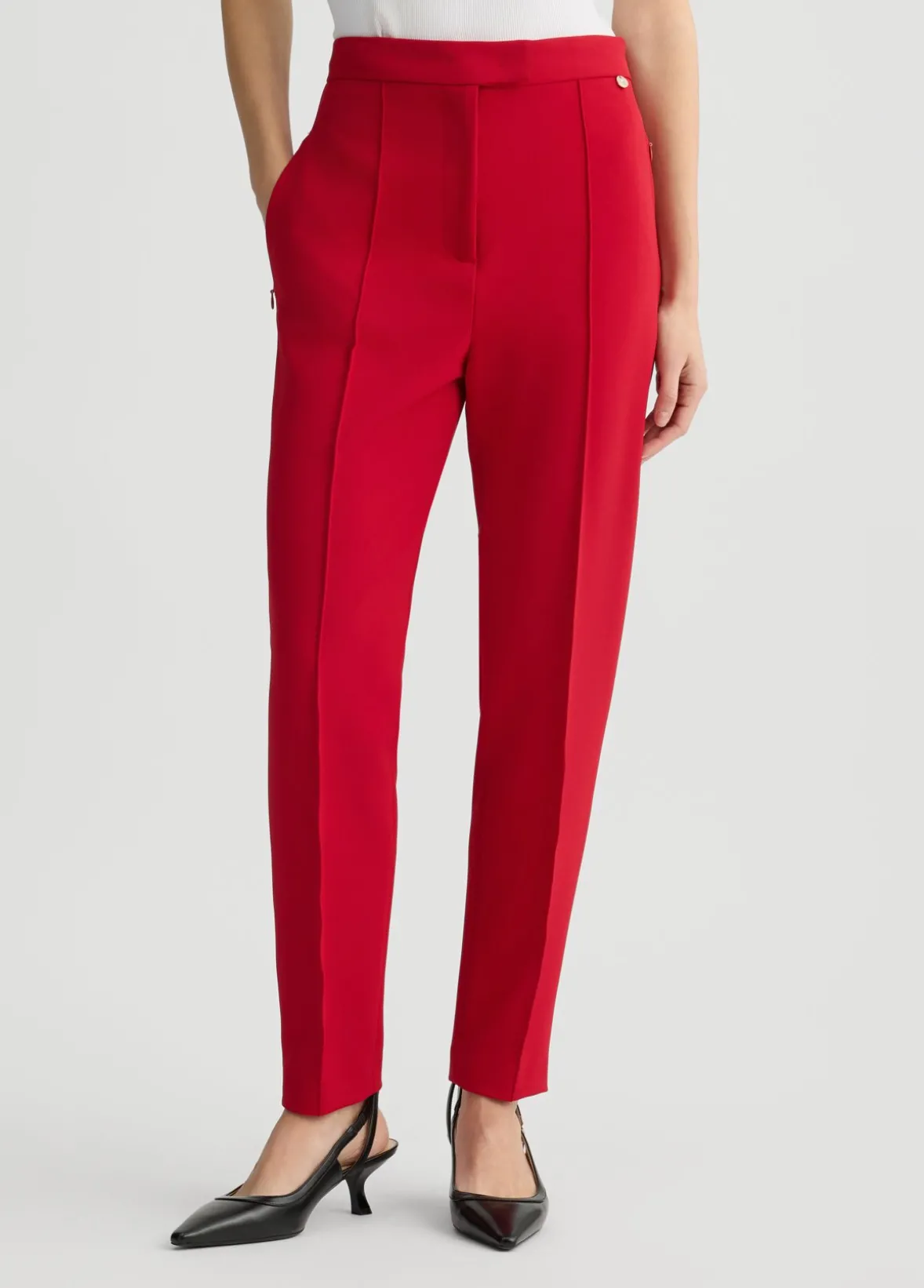 Pantaloni a sigaretta