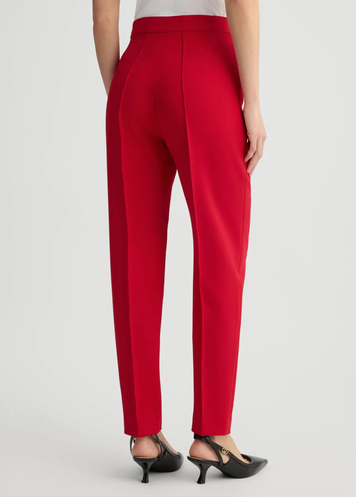 Pantaloni a sigaretta
