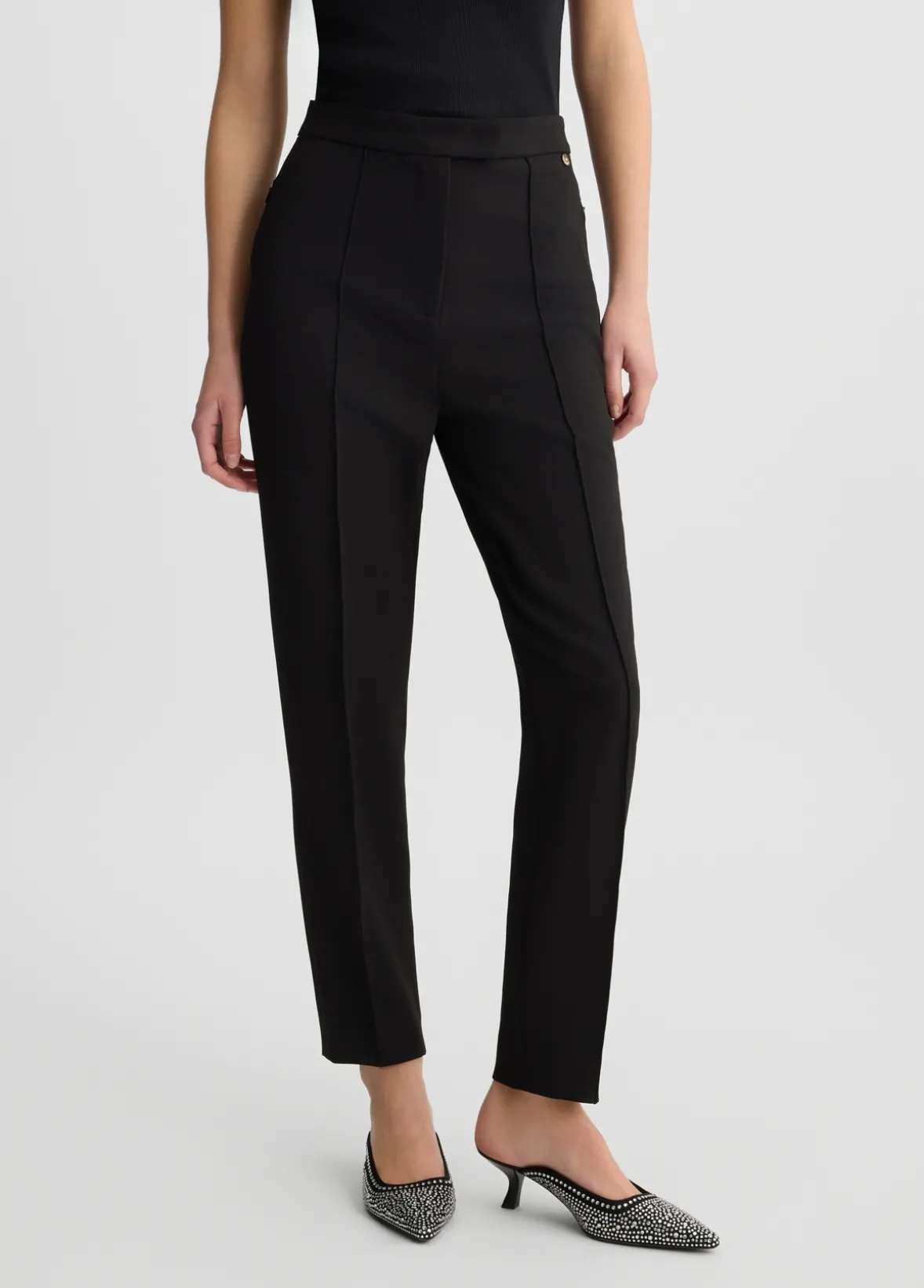 Pantaloni a sigaretta
