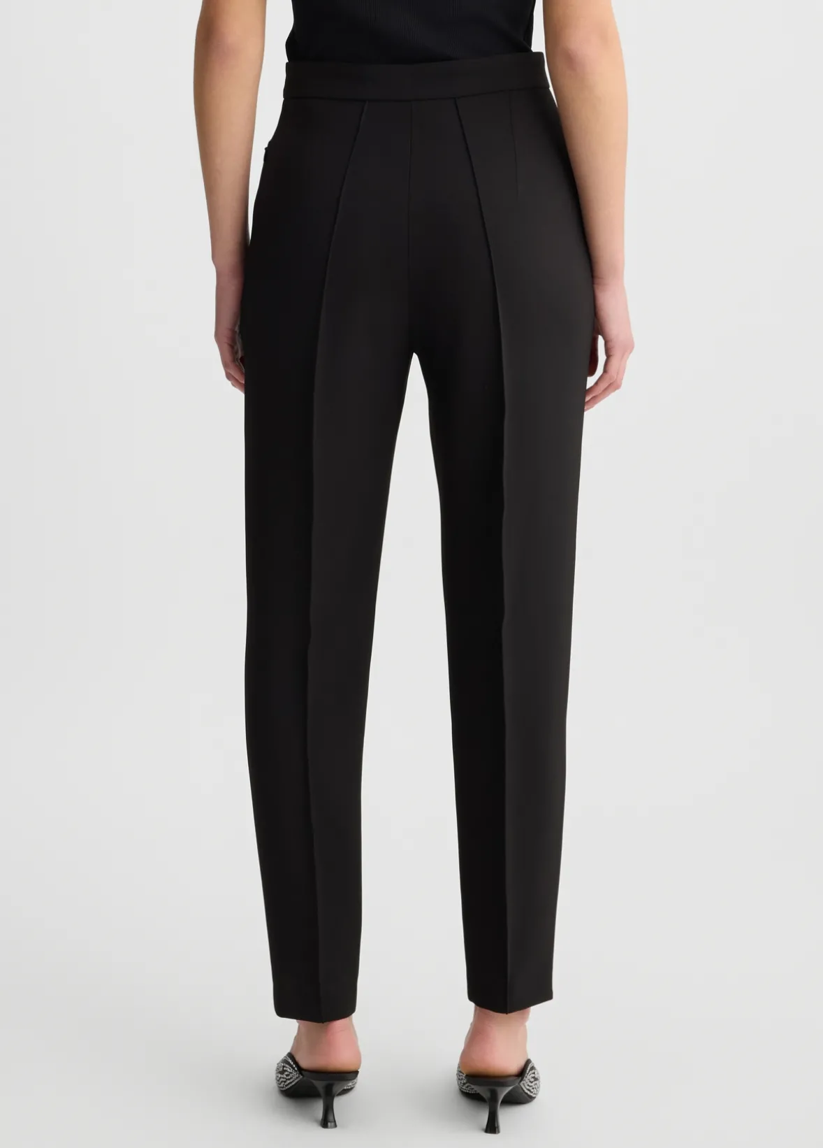 Pantaloni a sigaretta