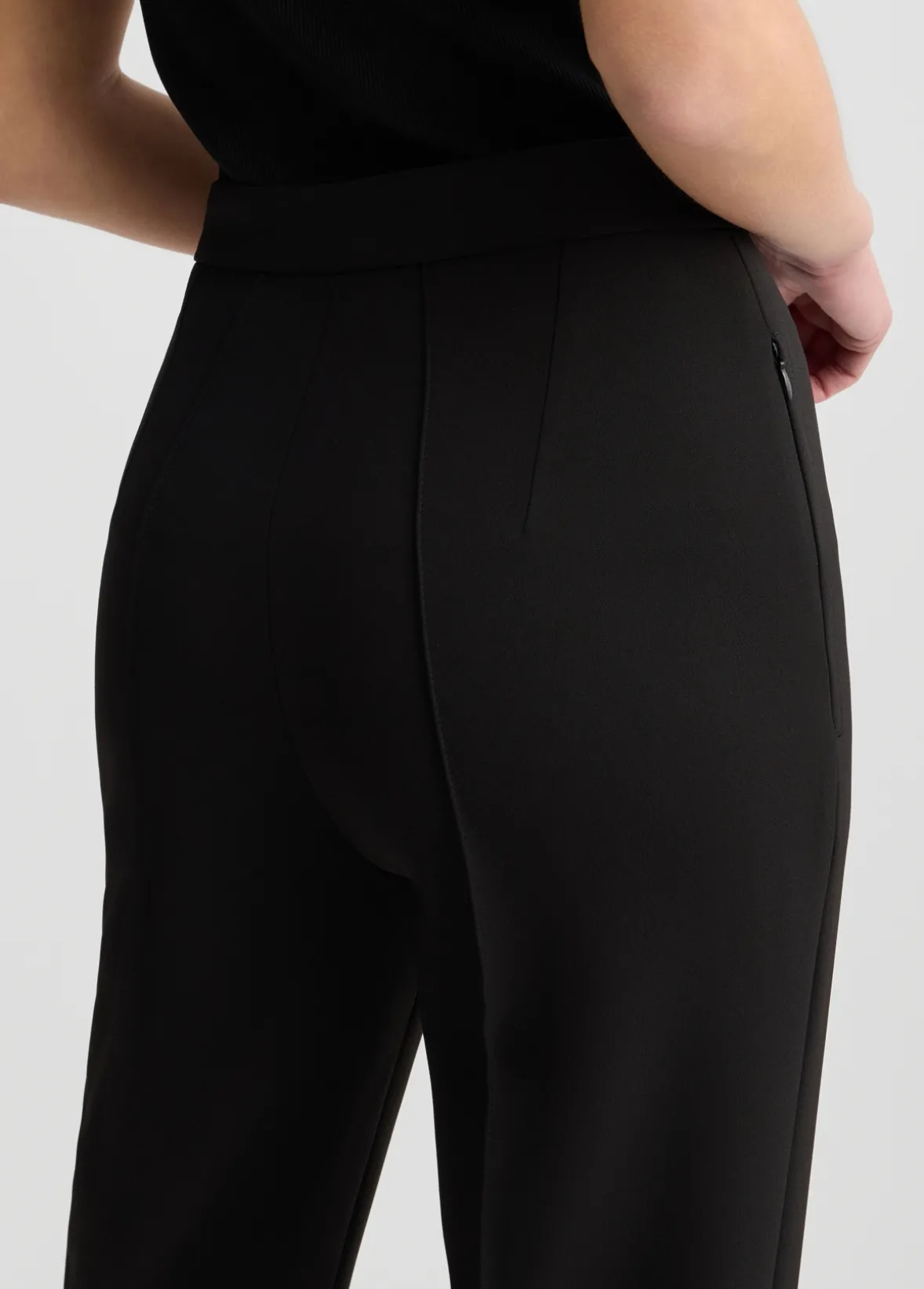 Pantaloni a sigaretta