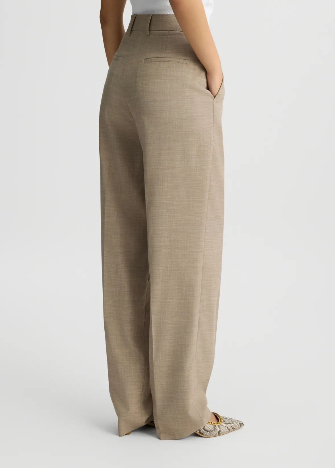 Pantaloni a vita alta