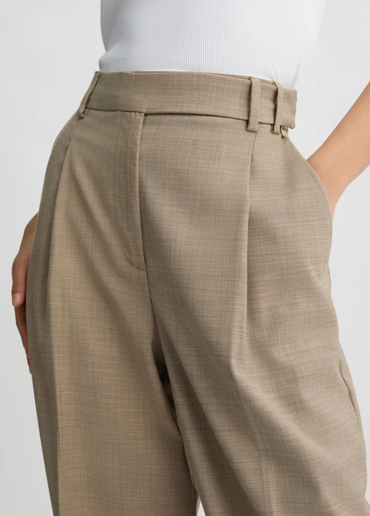 Pantaloni a vita alta