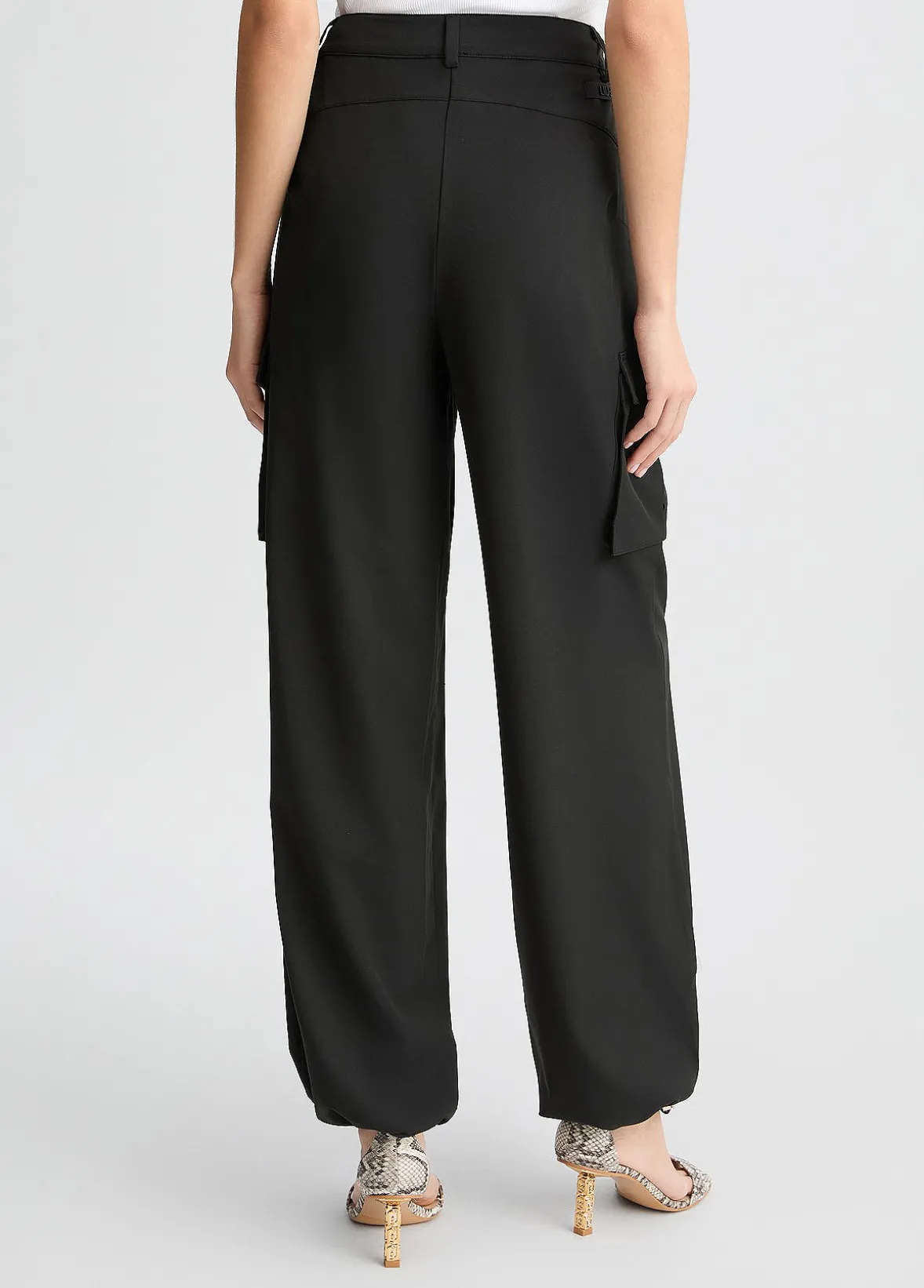 Pantaloni cargo