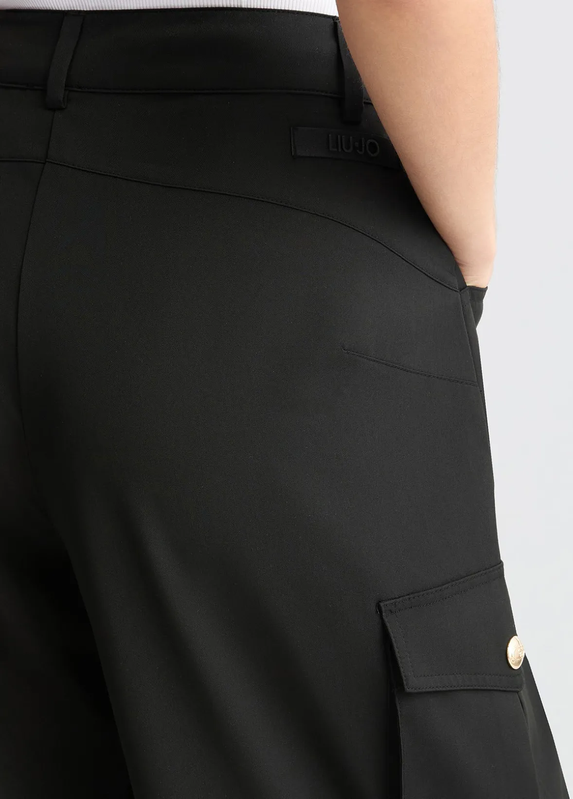 Pantaloni cargo