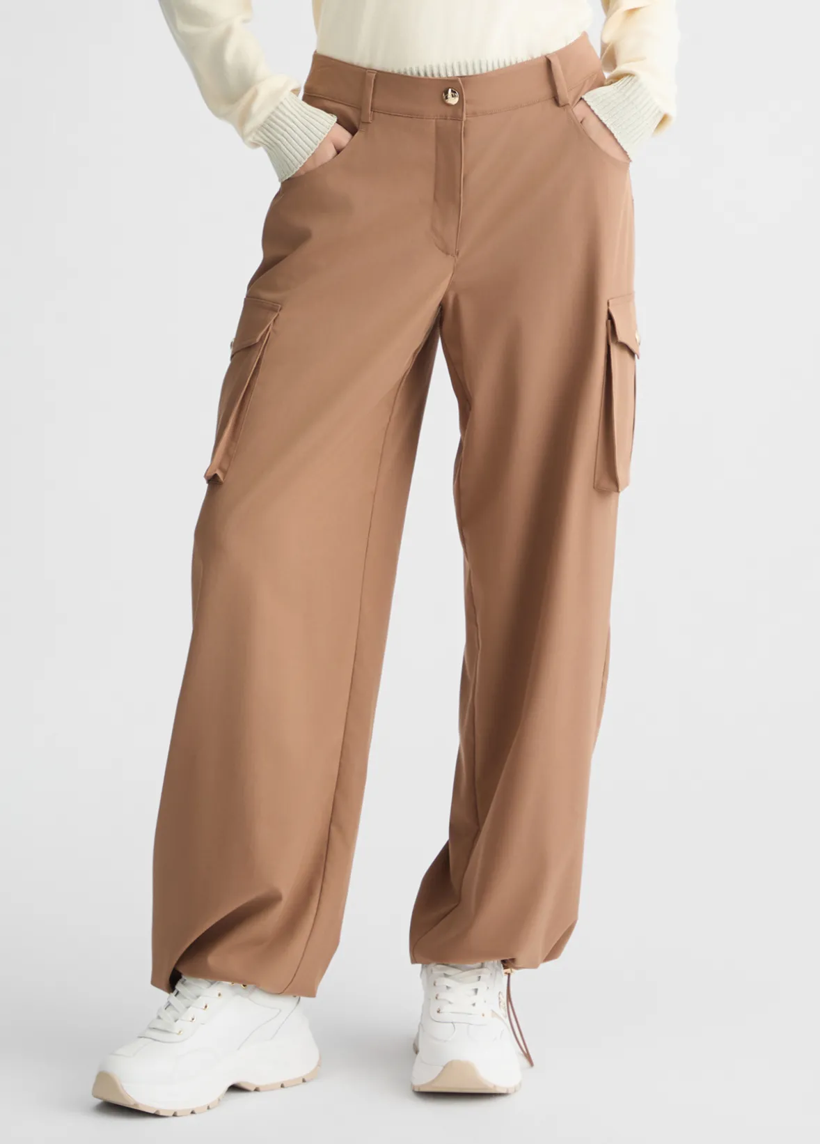 Pantaloni cargo