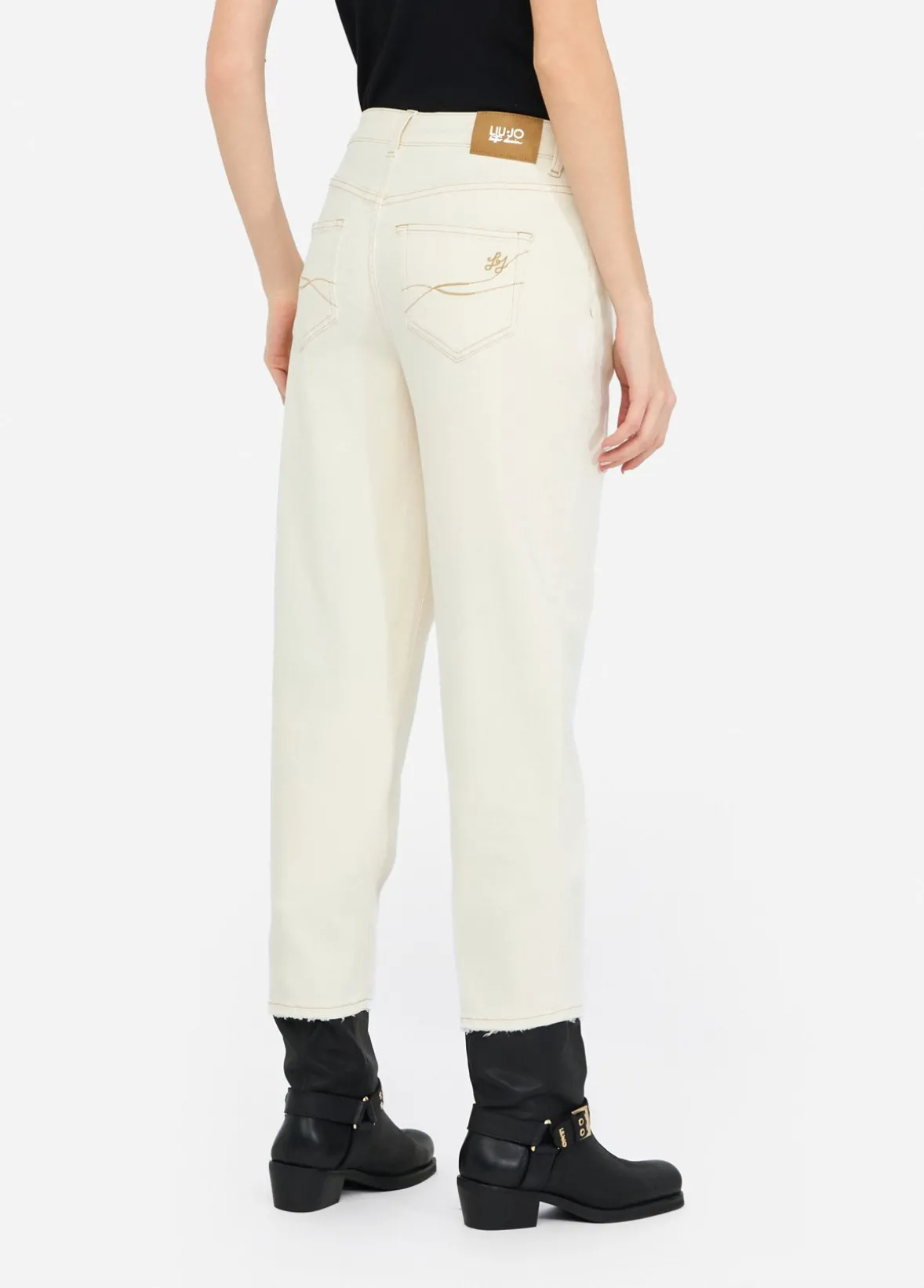 Pantaloni carrot fit
