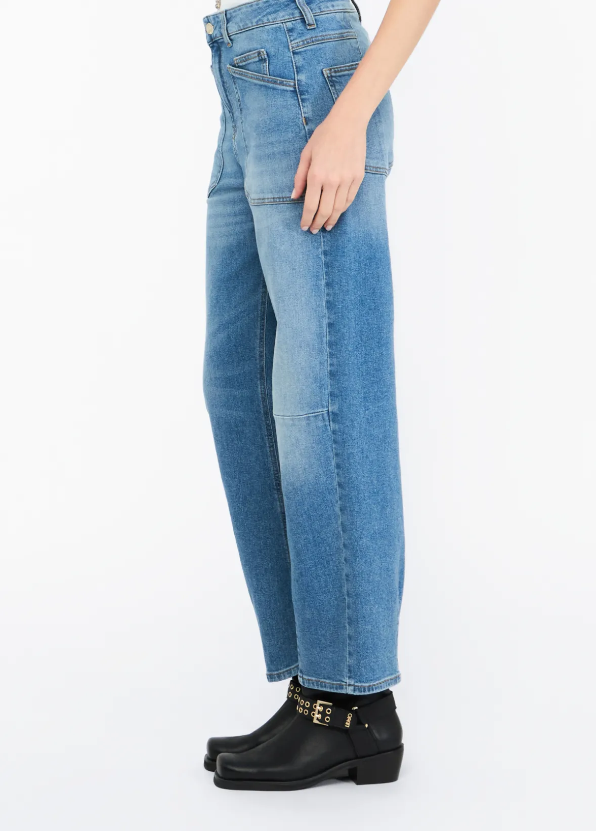 Pantaloni carrot fit a vita alta