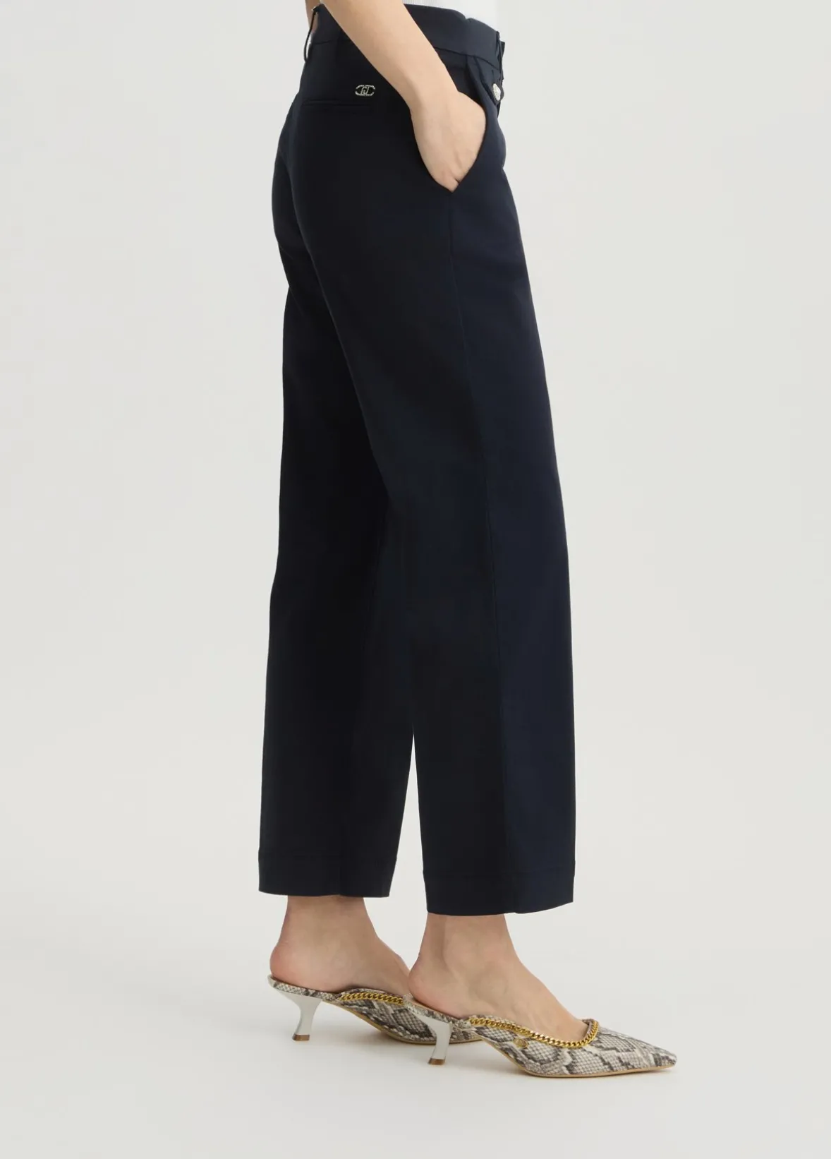 Pantaloni chino cropped
