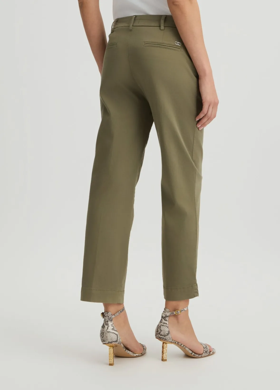 Pantaloni chino cropped