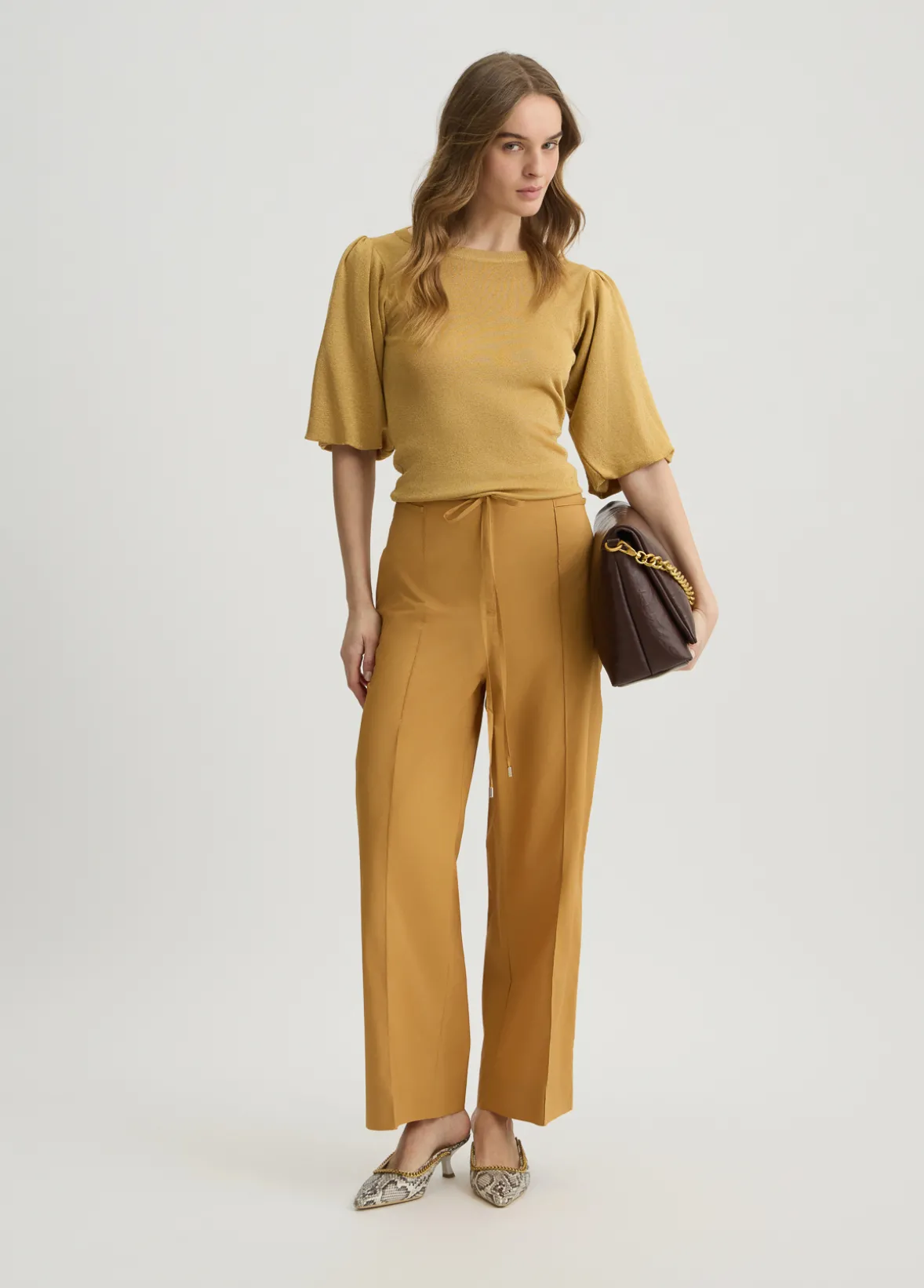 Pantaloni con cintura