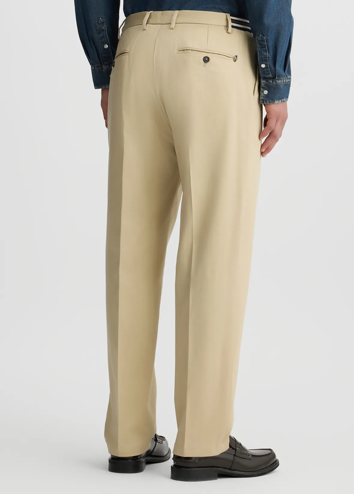 Pantaloni con inserto elastico