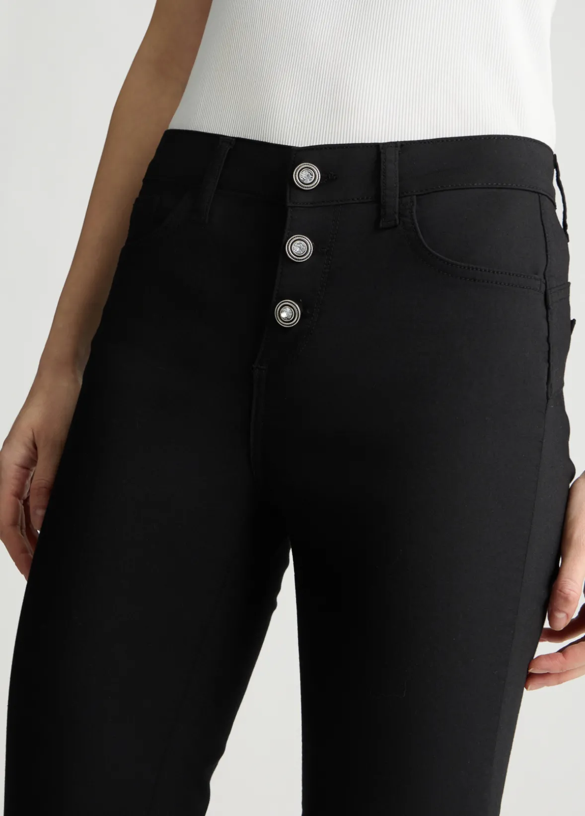 Pantaloni cropped a vita alta