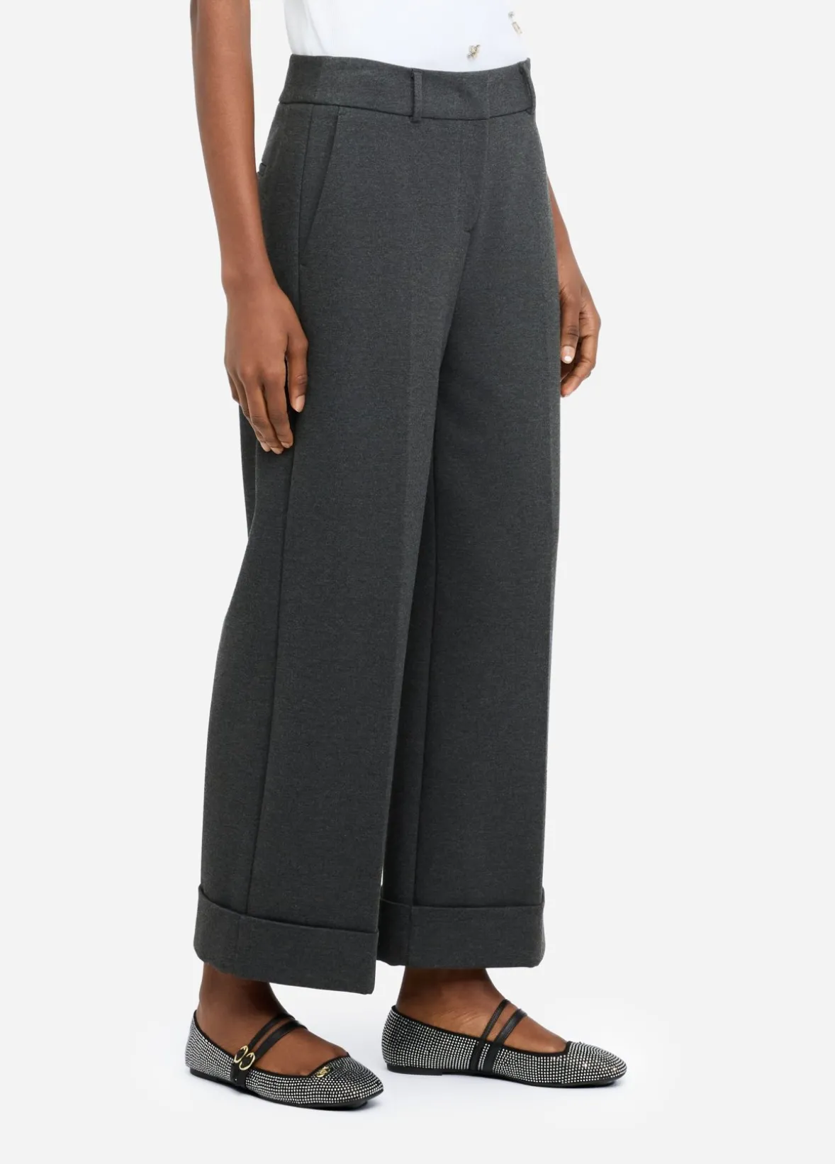 Pantaloni cropped con piega