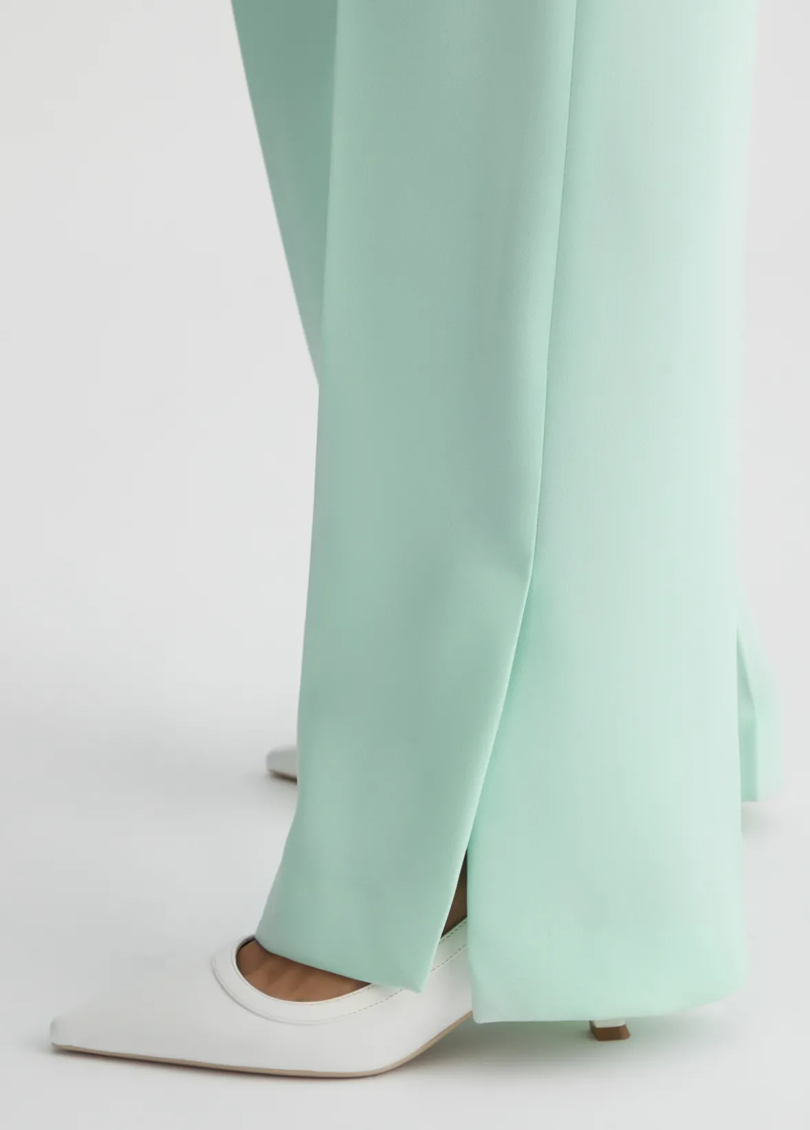 Pantaloni eleganti con spacco