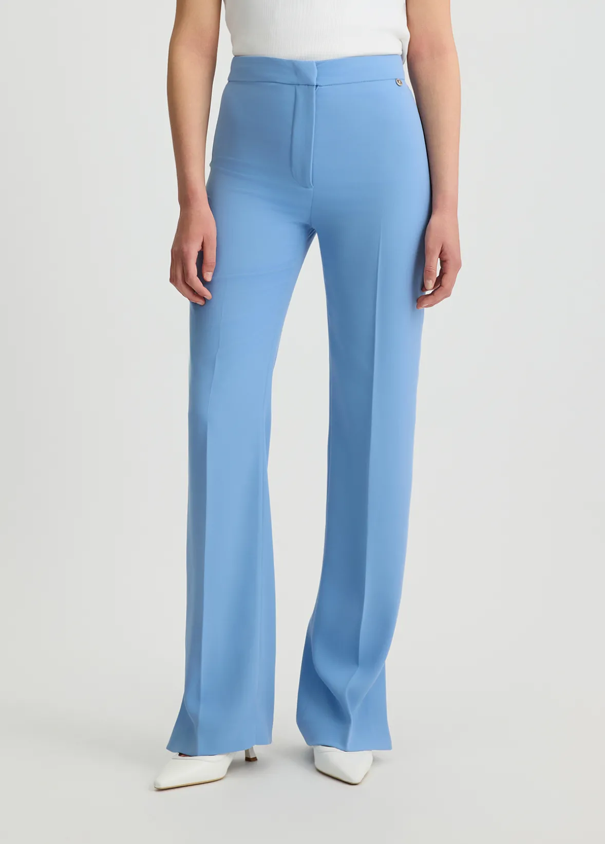 Pantaloni eleganti con spacco