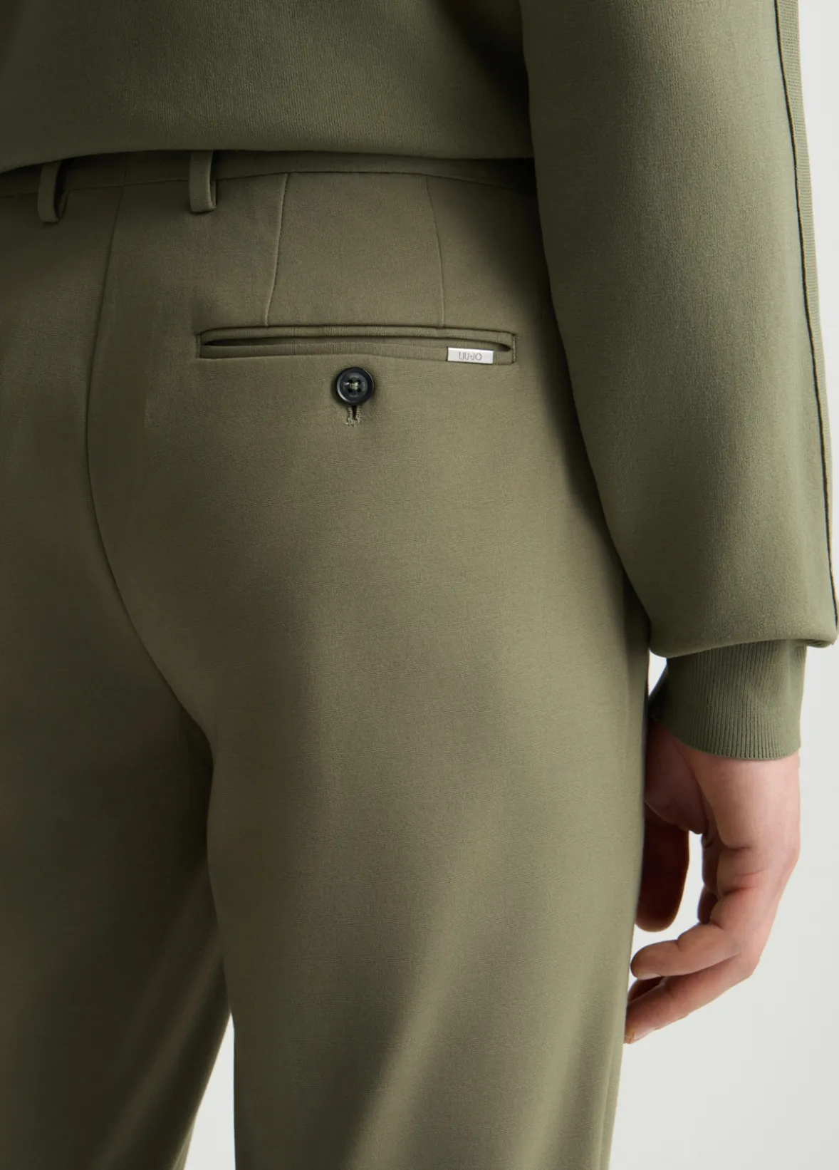 Pantaloni eleganti da uomo
