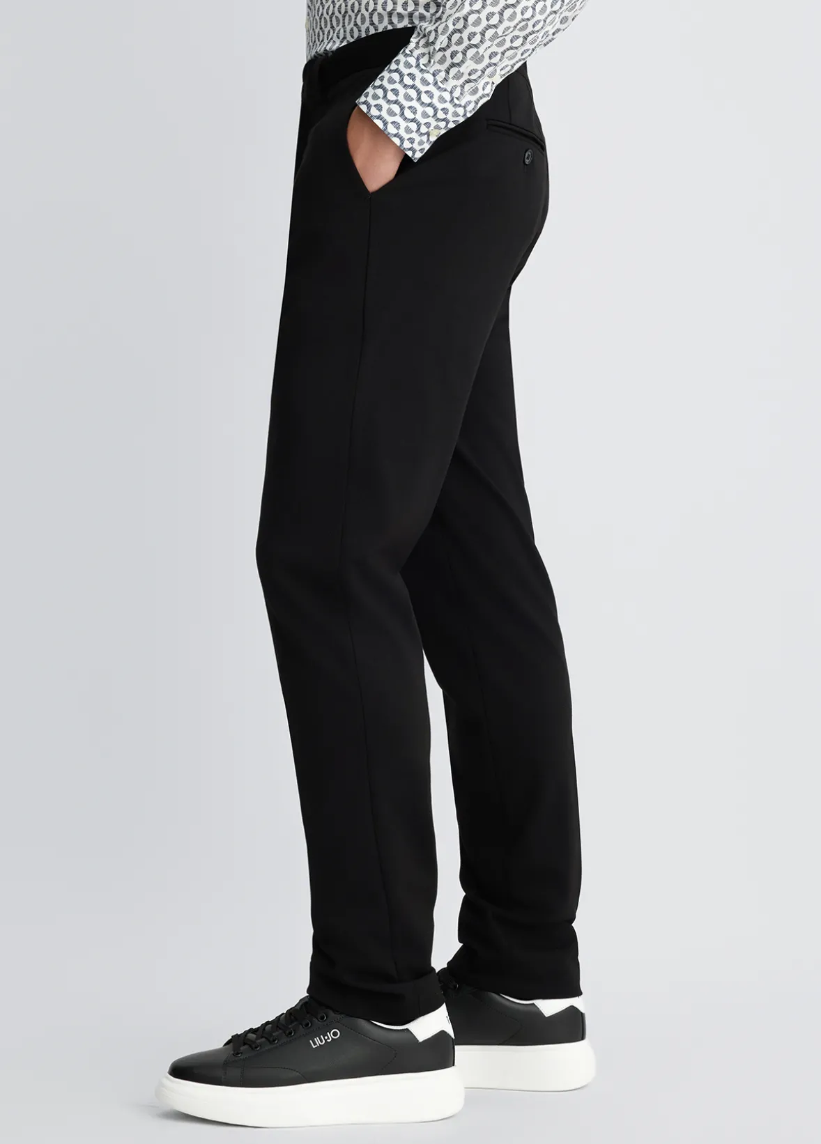Pantaloni eleganti da uomo