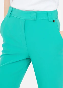 Pantaloni flare