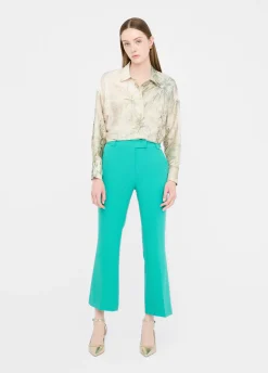 Pantaloni flare