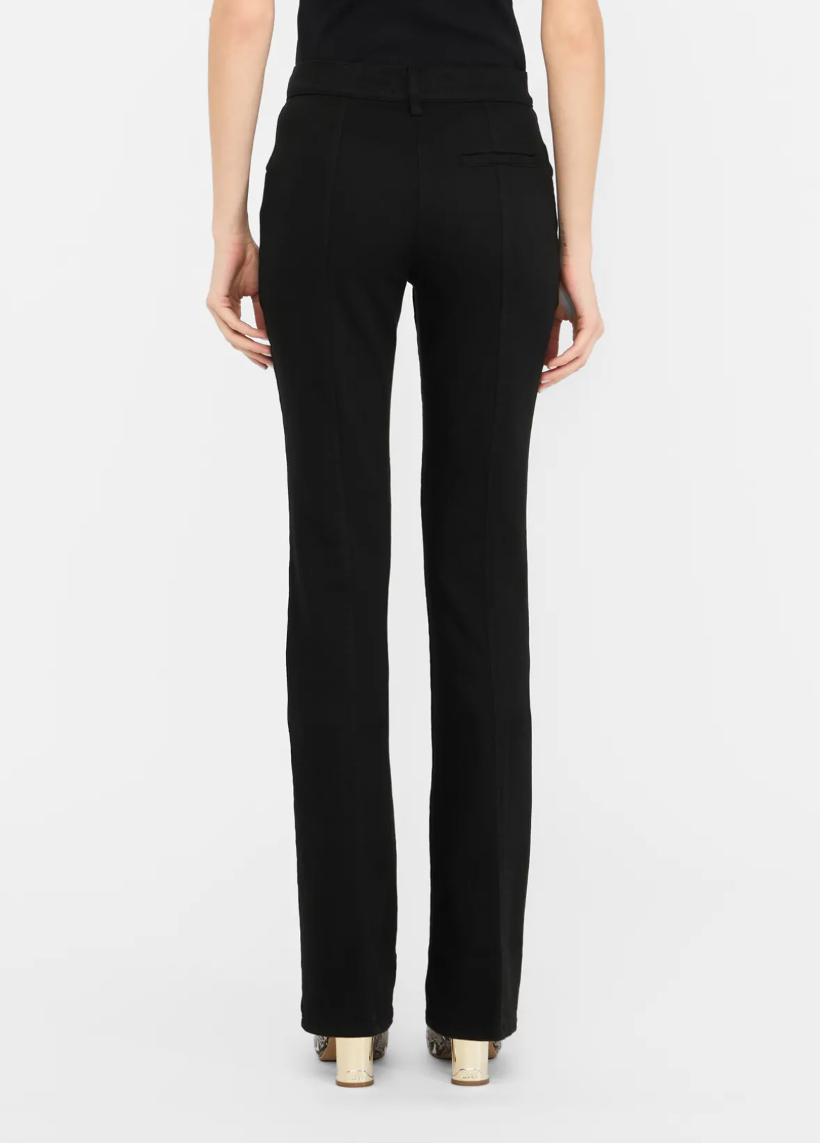 Pantaloni flare