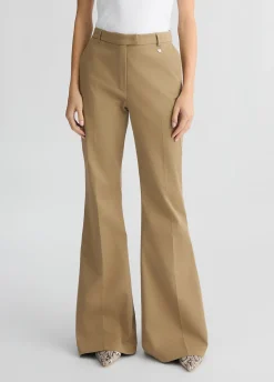 Pantaloni flare