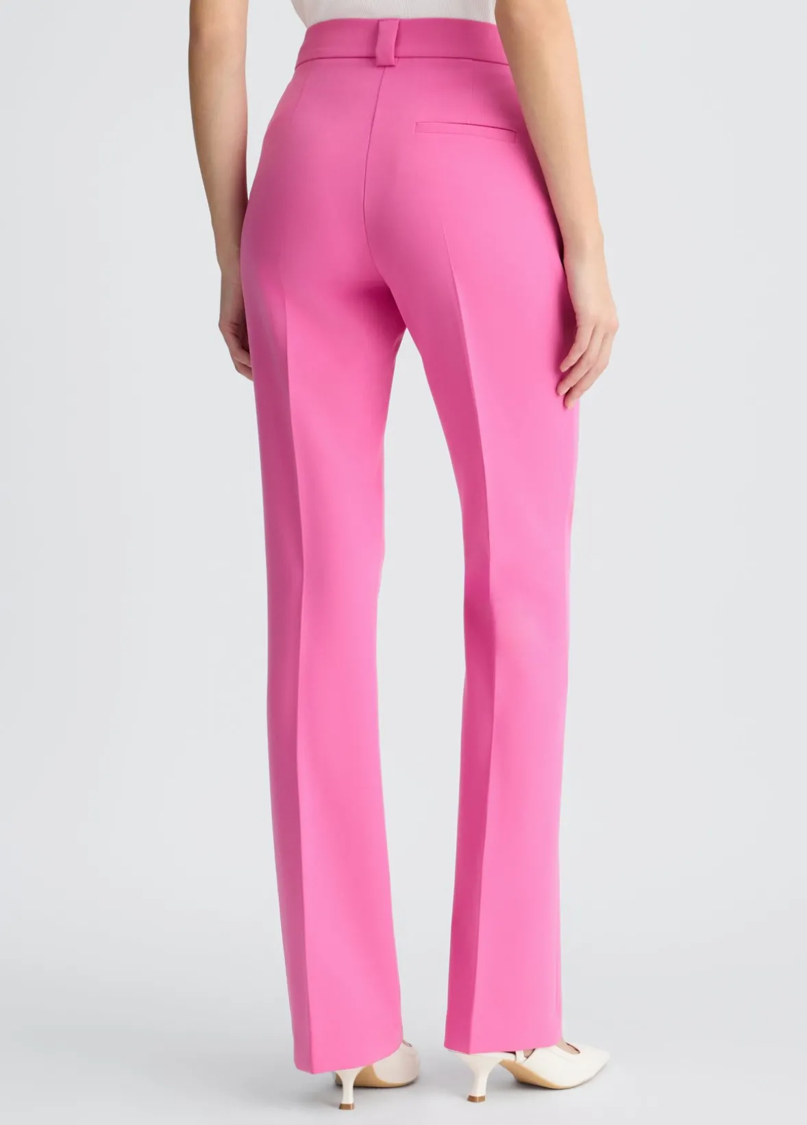 Pantaloni flare
