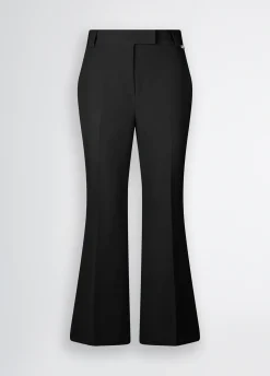 Pantaloni flare