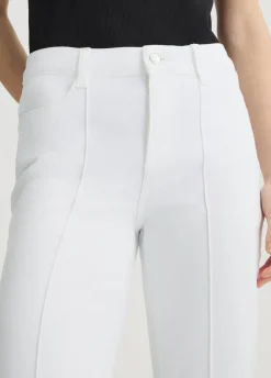 Pantaloni flare