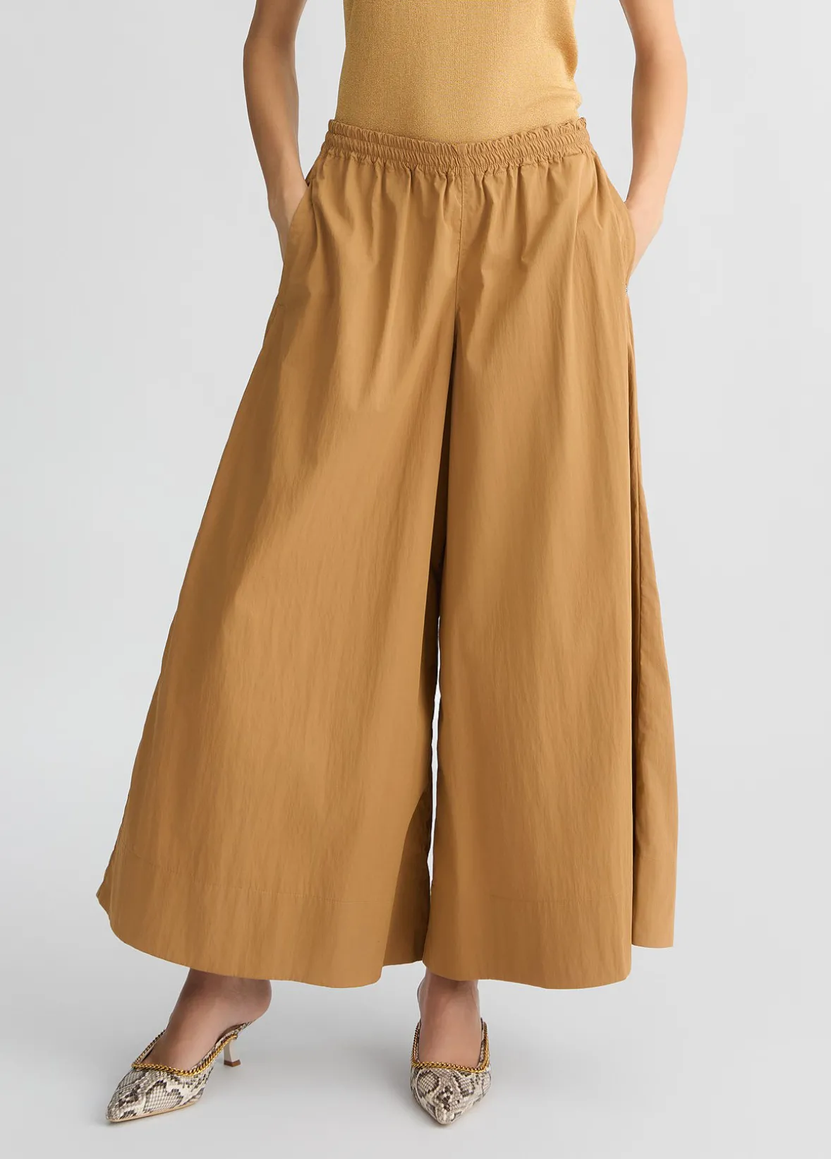 Pantaloni flare in nylon