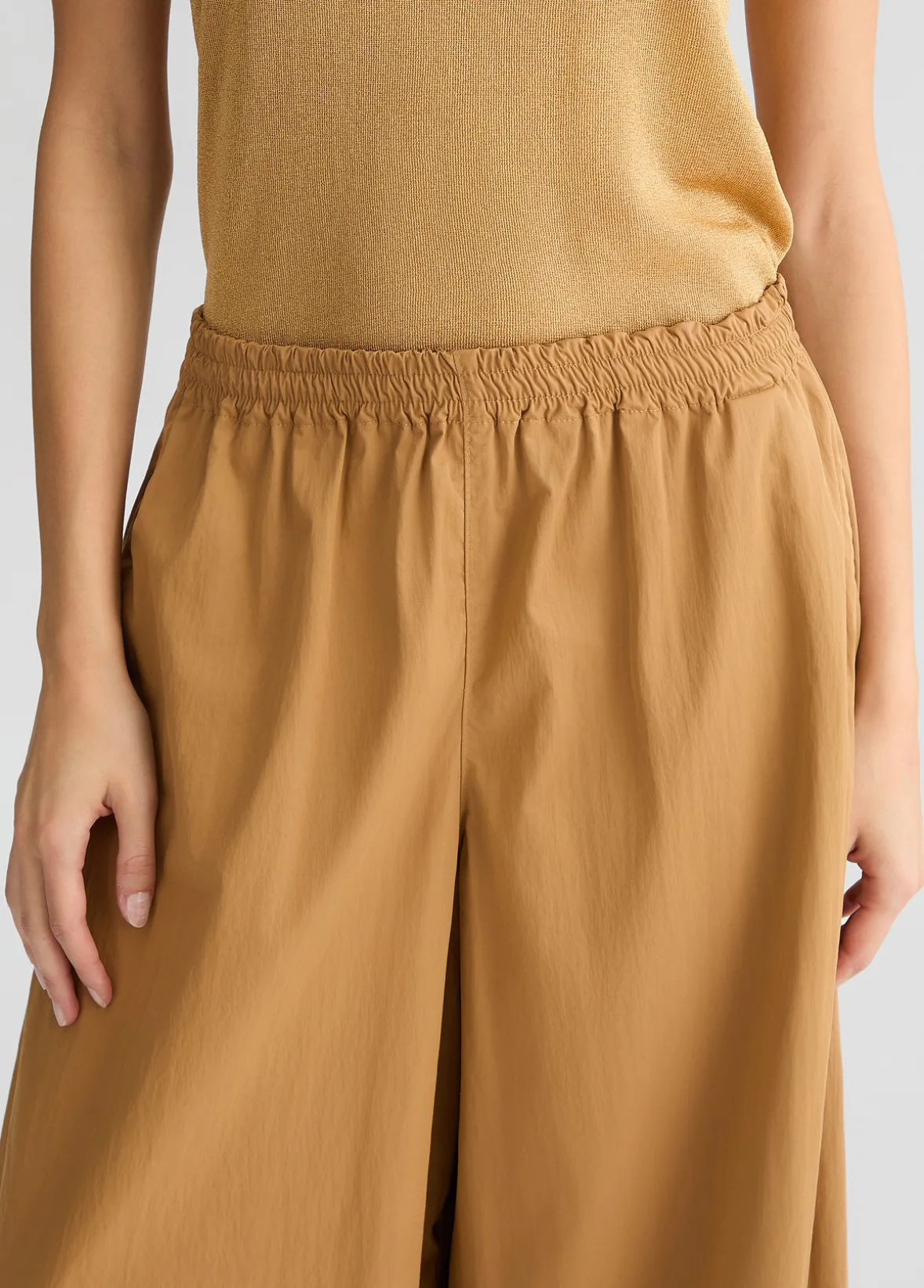 Pantaloni flare in nylon