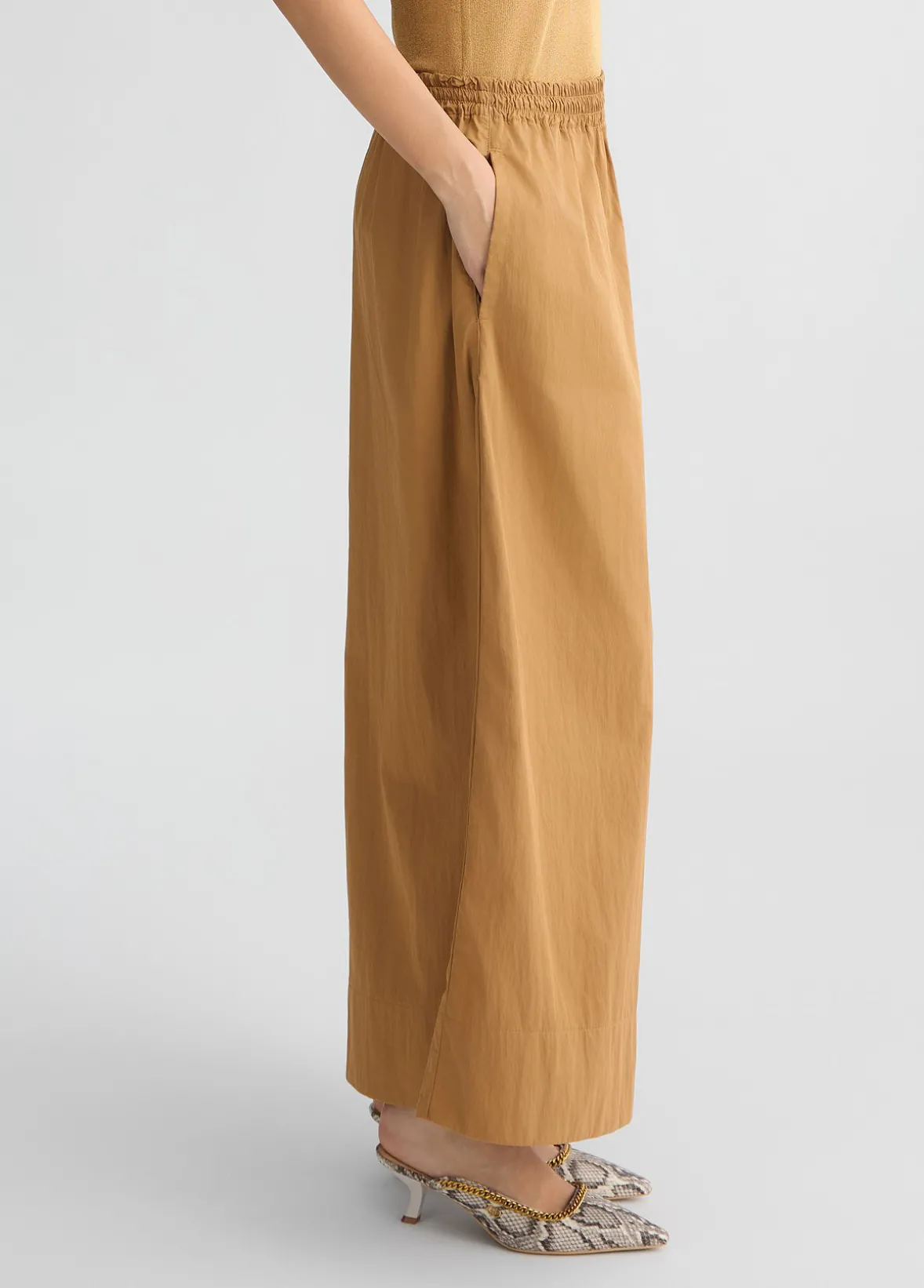 Pantaloni flare in nylon