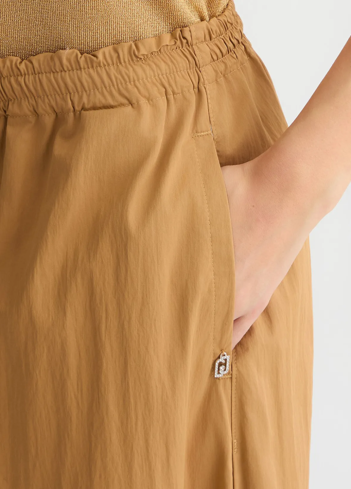 Pantaloni flare in nylon