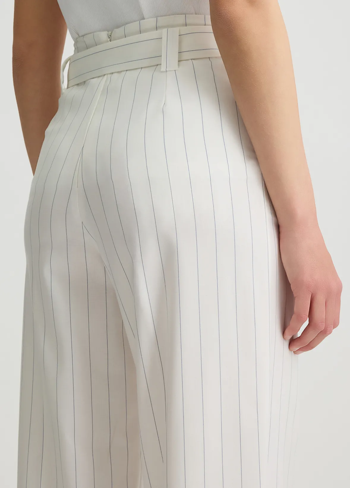 Pantaloni gessati a vita alta