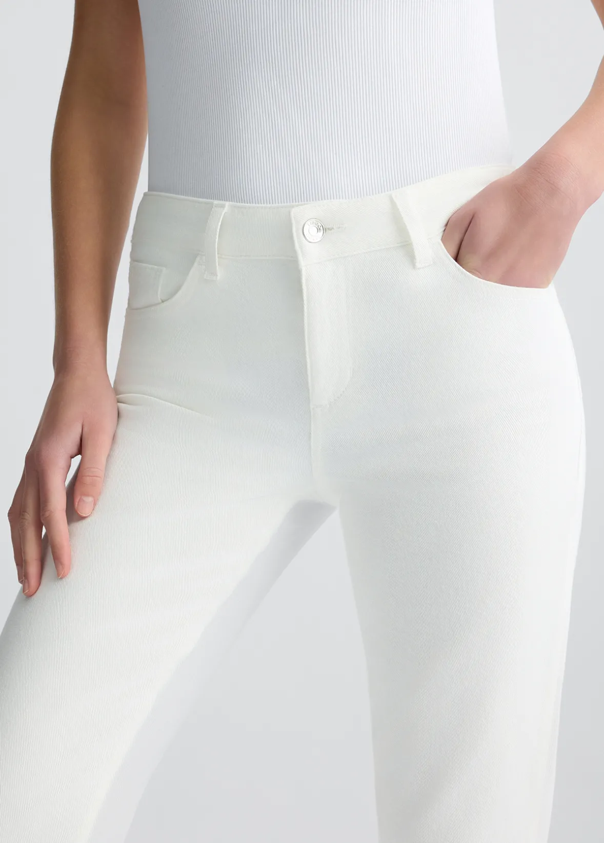 Pantaloni slim fit