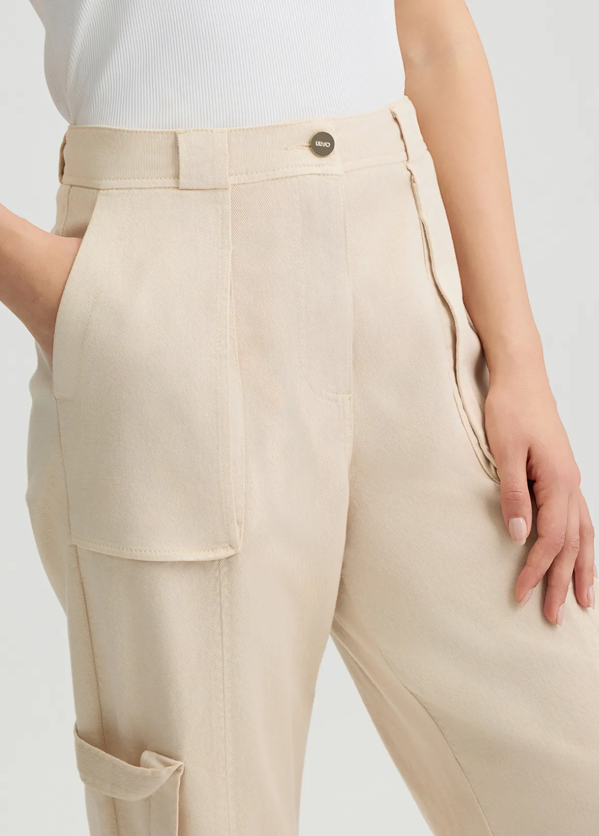 Pantaloni straight con tasche