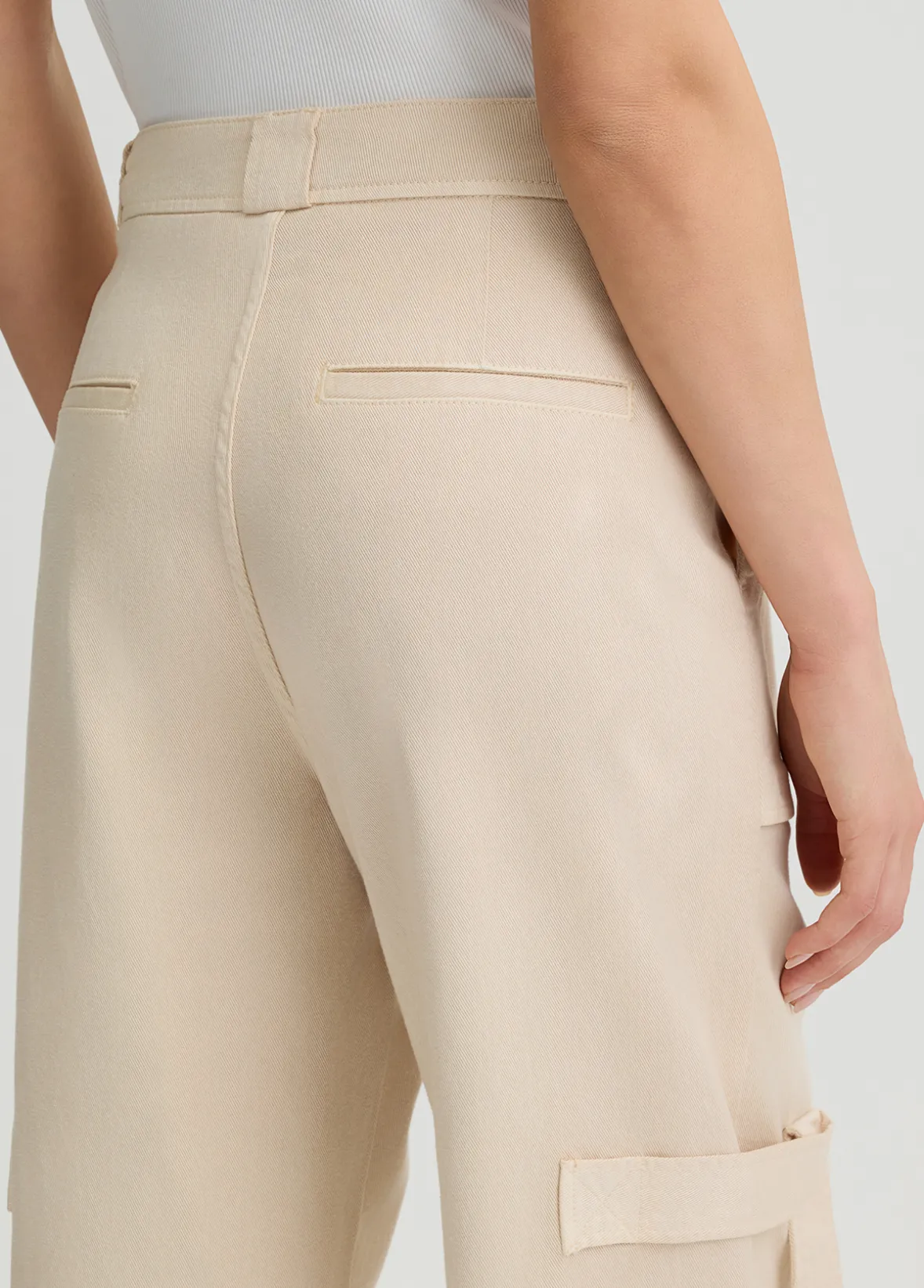 Pantaloni straight con tasche