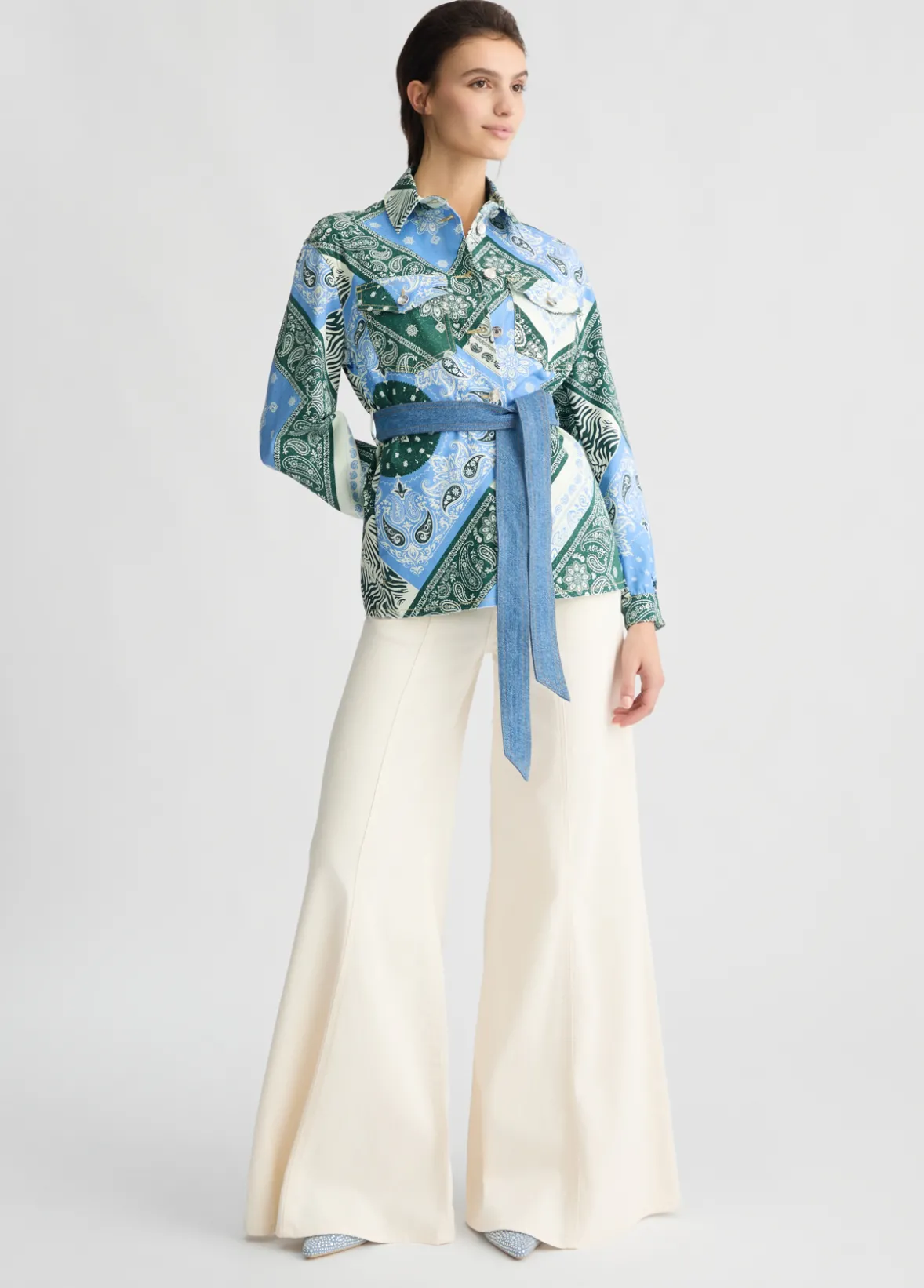 Pantaloni super flare a vita alta