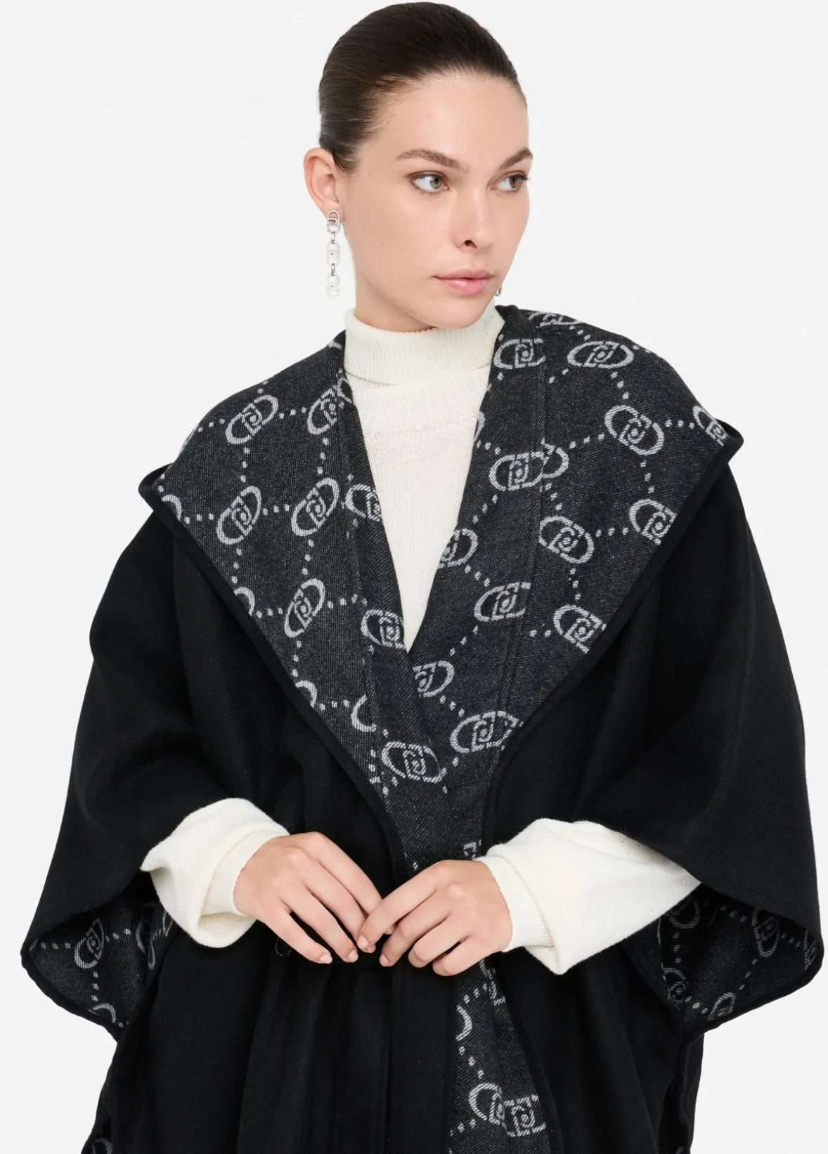 Poncho con cappuccio