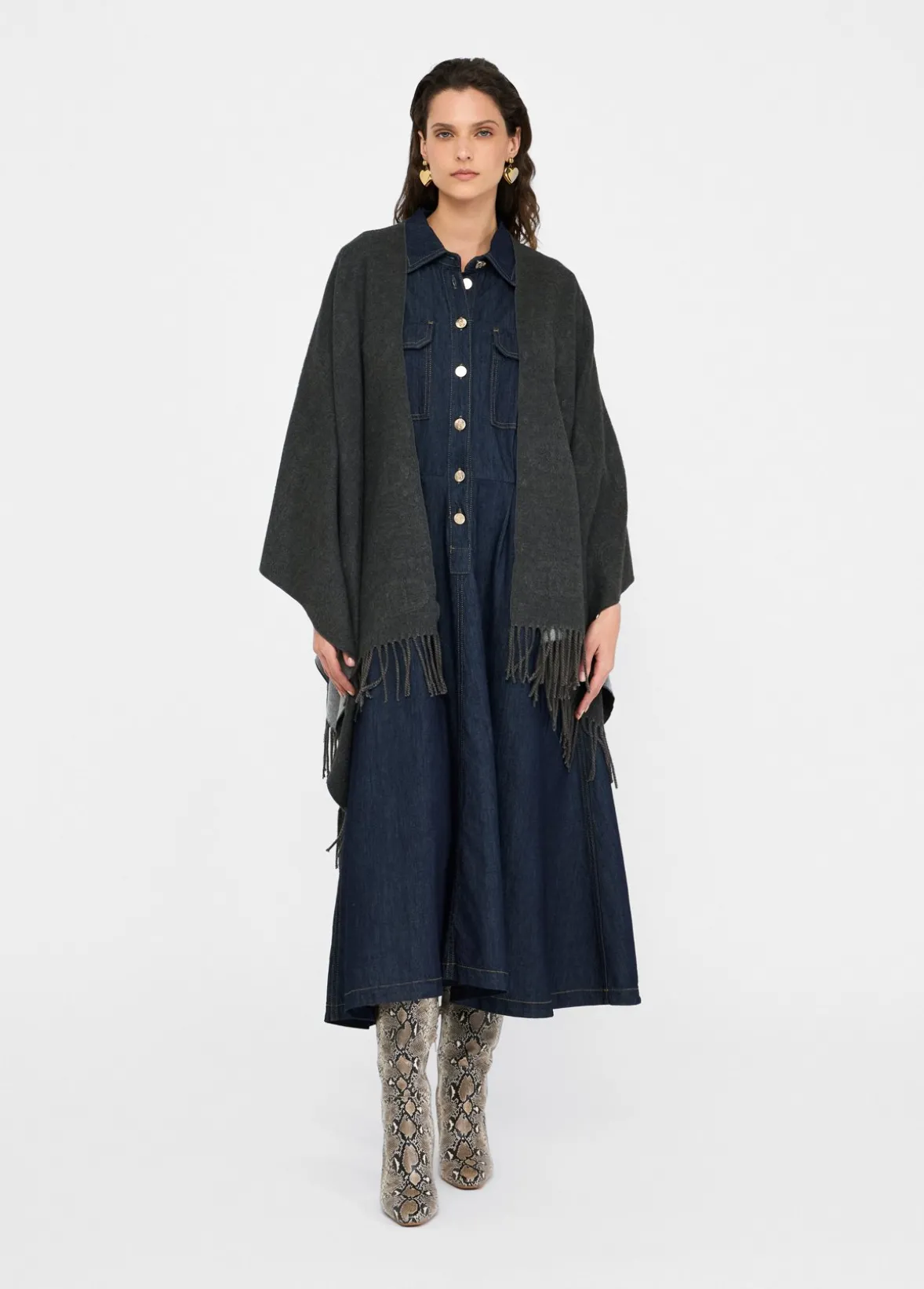 Poncho con logo e frange