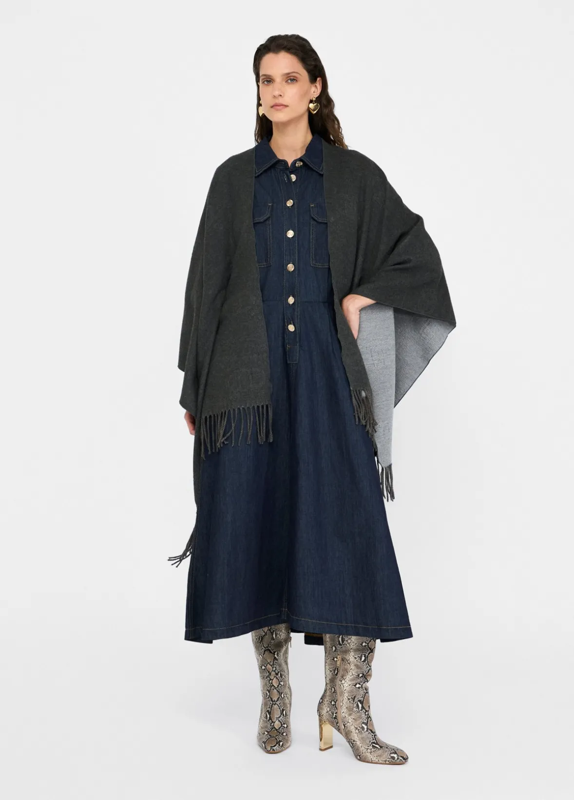 Poncho con logo e frange