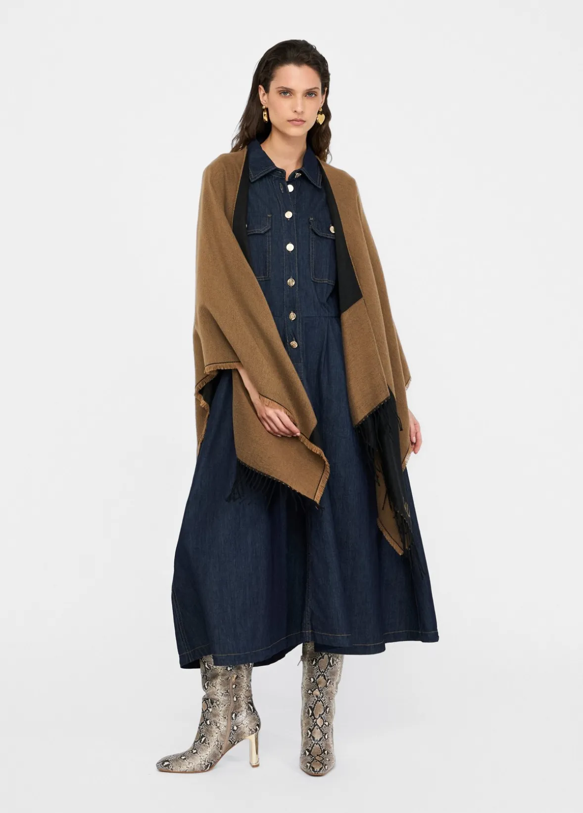 Poncho con logo e frange