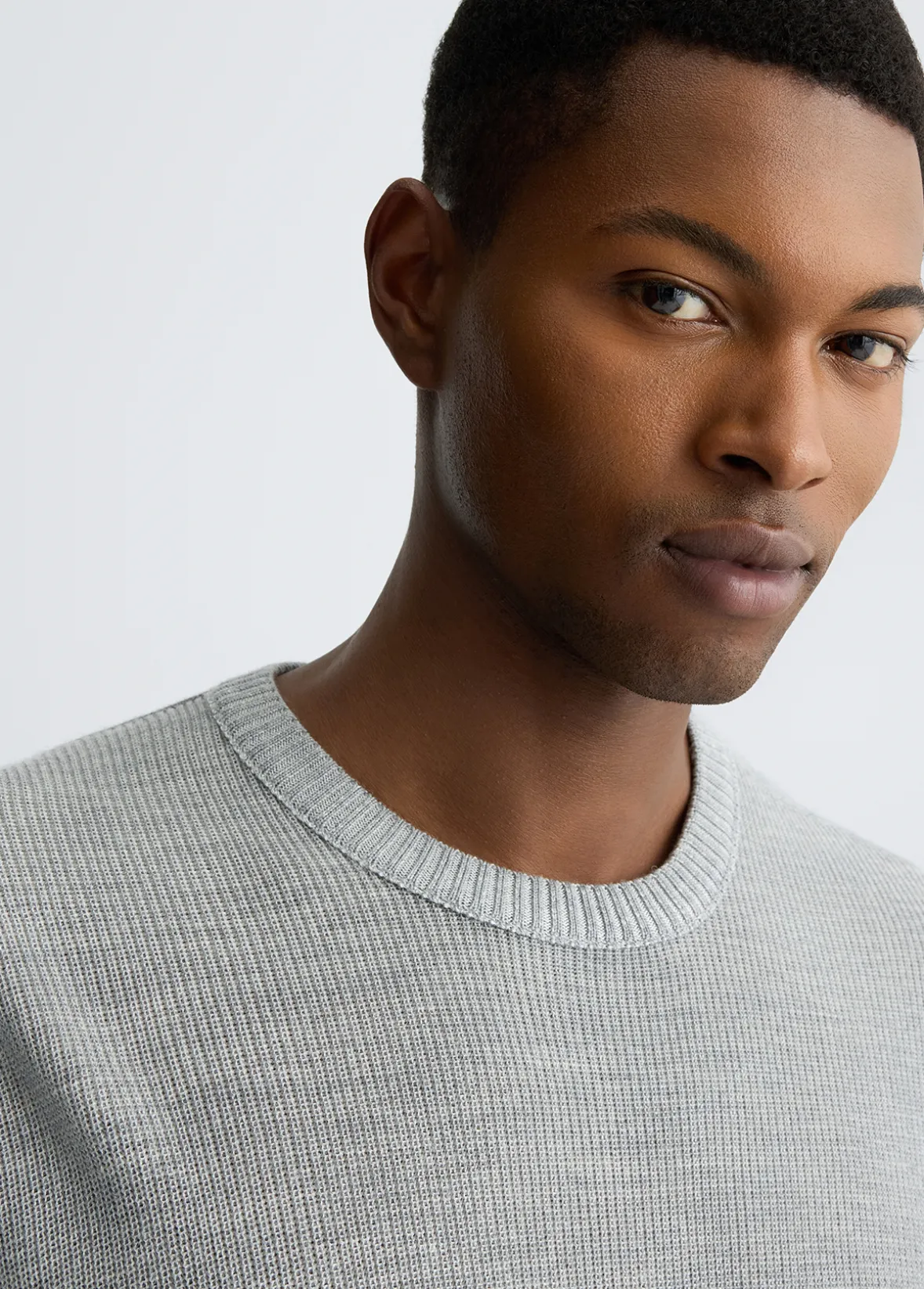 Pullover in lana color ghiaccio