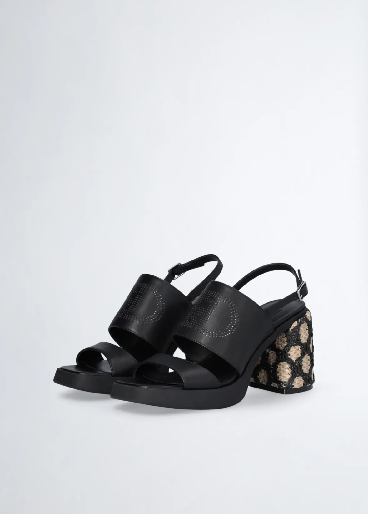 Sandali con tacco in rafia
