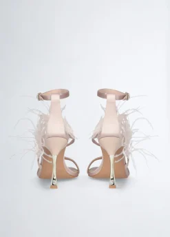 Sandali eleganti con piume