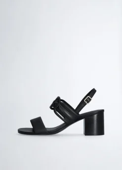 Sandali in pelle con tacco largo