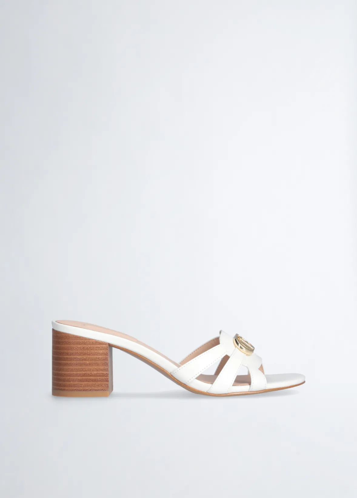 Sandali in pelle con tacco largo
